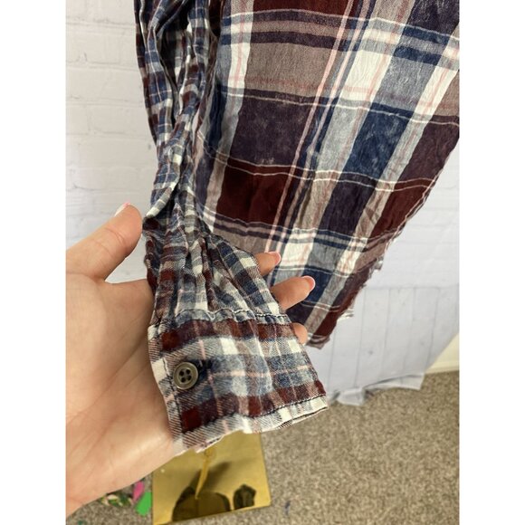 ⭐ 3/$15 Maurices Large Blue Red Plaid Keyhole Long Sleeve Top - Picture 4 of 7